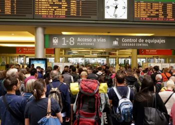 Apagón total y caos ferroviario: ¿Dónde está el Gobierno?