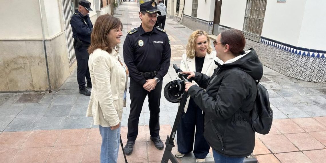 La Policía Local de Fuengirola intensifica la vigilancia contra el mal uso de los patinetes