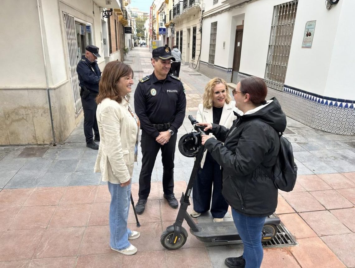 La Policía Local de Fuengirola intensifica la vigilancia contra el mal uso de los patinetes