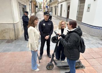 La Policía Local de Fuengirola intensifica la vigilancia contra el mal uso de los patinetes